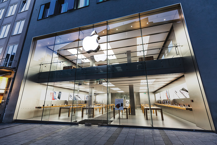 消息称苹果计划在2023年扩大iPhone15Pro的OLED屏供应