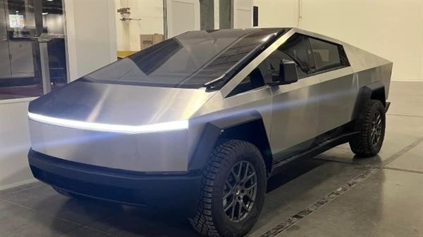 2022新车型计划曝光：马斯克回应特斯拉“15.8万”新车没有开发