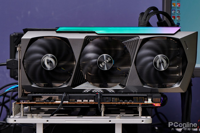 索泰RTX 3090 Ti AMP EXTREME HOLO显卡评测：外观亮眼的非公卡皇