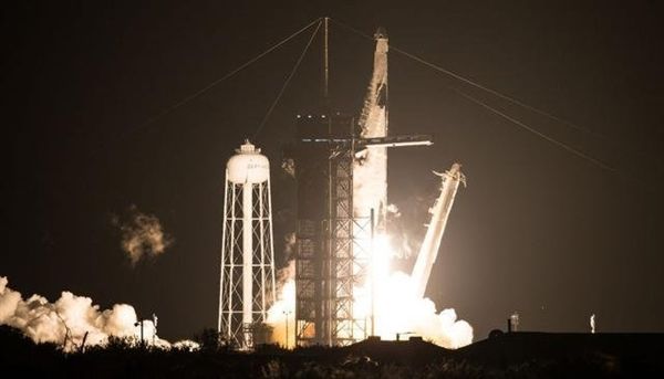 SpaceX运送平民乘组抵达国际空间站：每人自费3.5亿