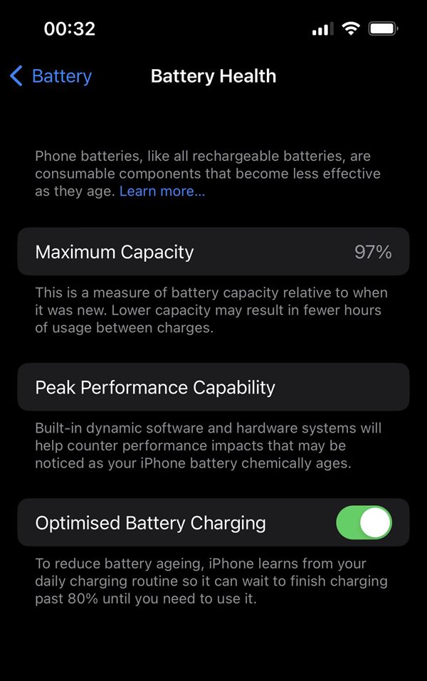 博主的iPhone13Pro更新iOS16：电池健康度瞬间降了3%