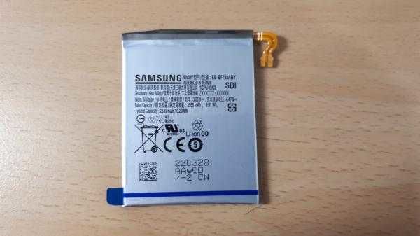 三星GalaxyZFlip4电池的照片显示容量比预期的大
