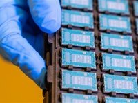 Intel发明全新玻璃基板封装：互连密度提升10倍