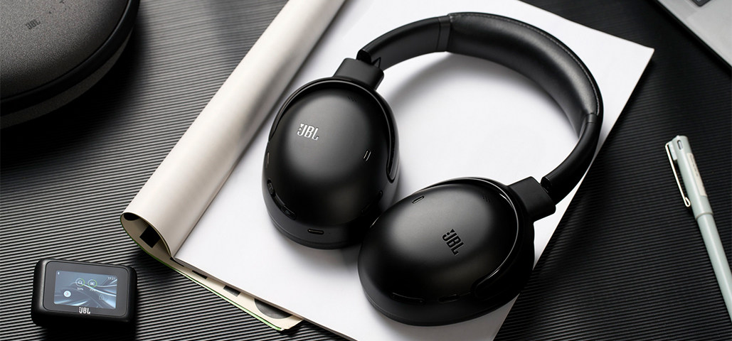 JBL TOUR ONE M3音乐头等舱 头戴式无线耳机图赏：听智能新「声」，享传奇音质