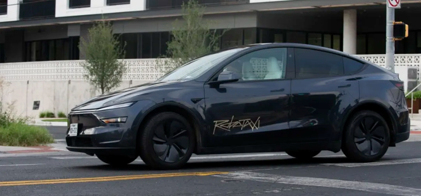特斯拉Robotaxi终于来了，无人驾驶也要小费