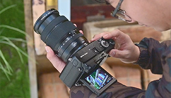 富士GFX 50R视频评测:胶片味十足的中画幅相机
