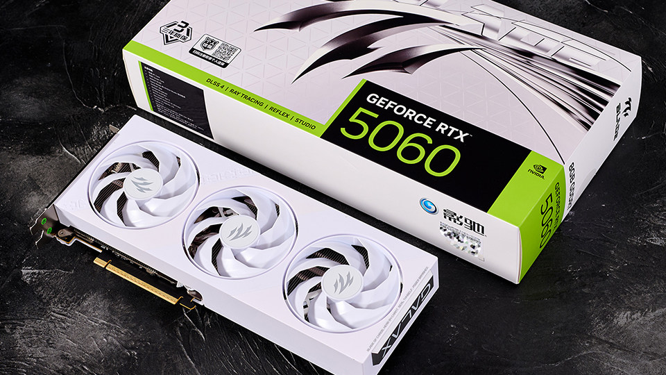 影驰 GeForce RTX 5060 圣刃 OC 8GB图赏：50系最新甜品卡来袭