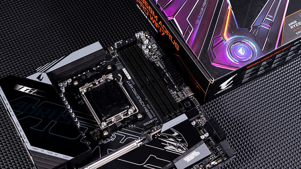 B850M AORUS PRO WIFI7羺ͼͣ9000ϵĻƽ