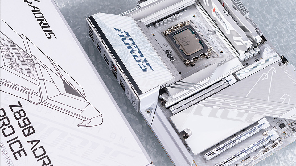技嘉Z890 AORUS PRO ICE电竞冰雕主板Intel 200S Boost设置性能实测：一键解锁性能，提升看得见！